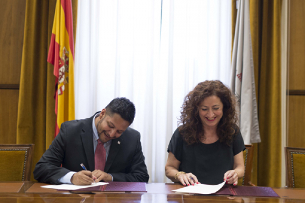 La UAH firma un convenio con el Fondo de Cultura Económica de España para acometer conjuntamente proyectos culturales