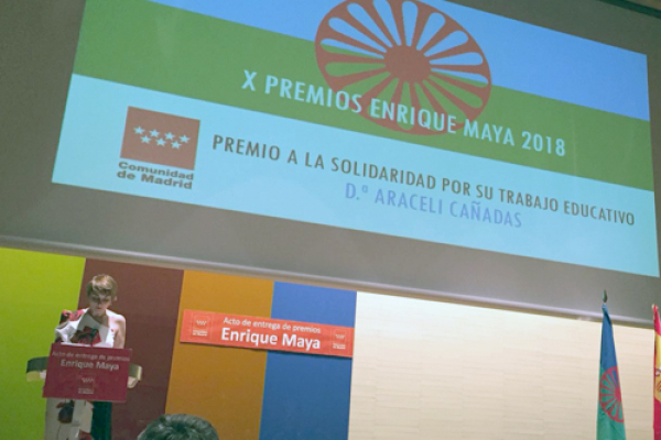 La colaboradora de la UAH Araceli Cañadas, premiada por la Comunidad de Madrid por su labor educativa