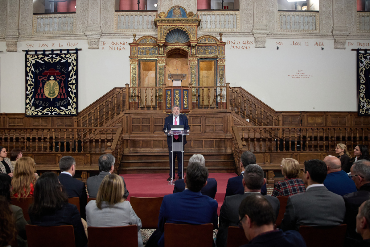 Conferencia embajador José Manuel Rodríguez Uribes