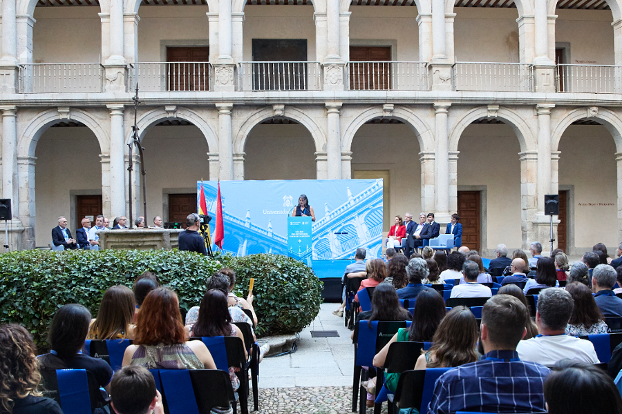 La Oficina AlumniUAH reúne a más de 300 antiguos/as estudiantes de la Universidad de Alcalá