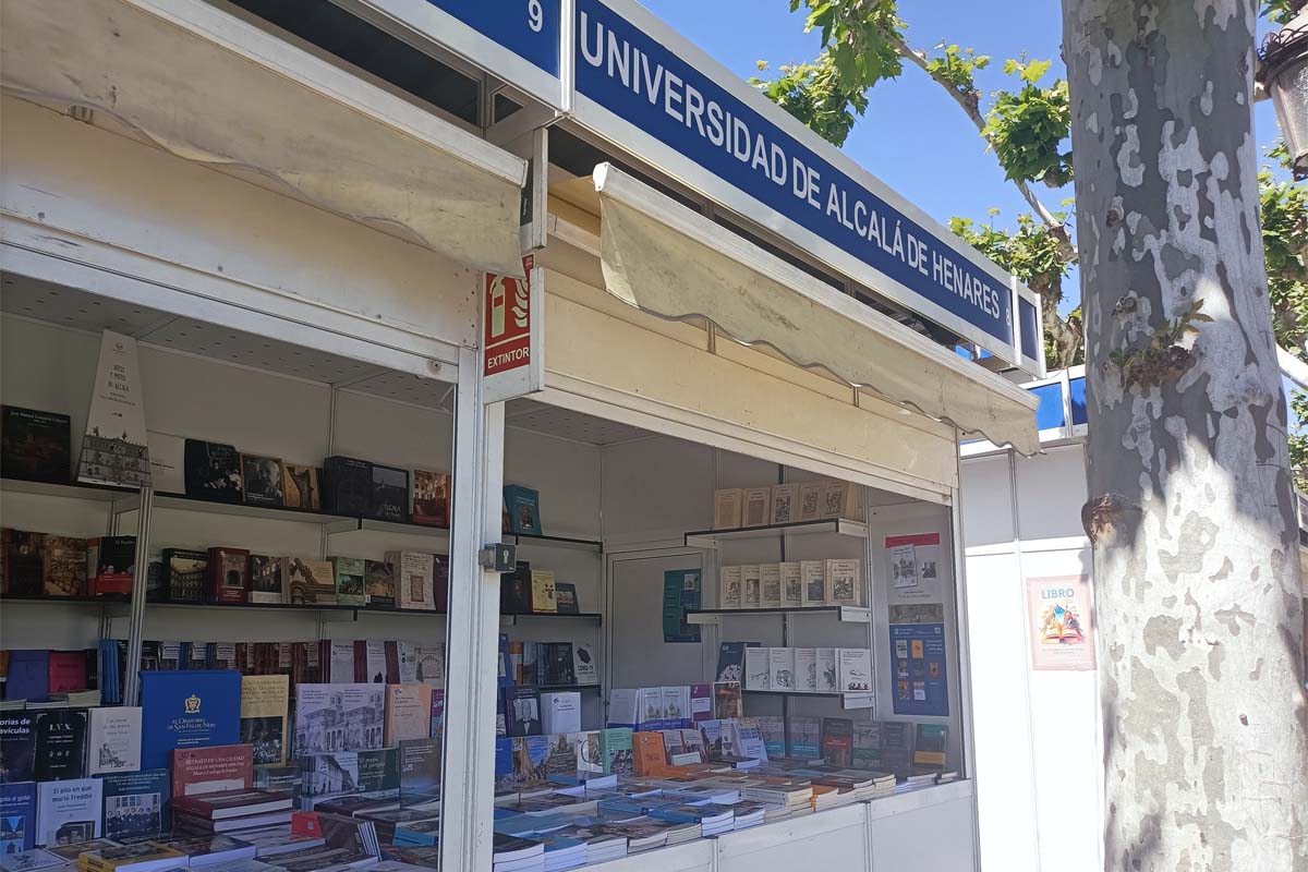 La UAH, presente en la Feria del Libro de Alcalá de Henares