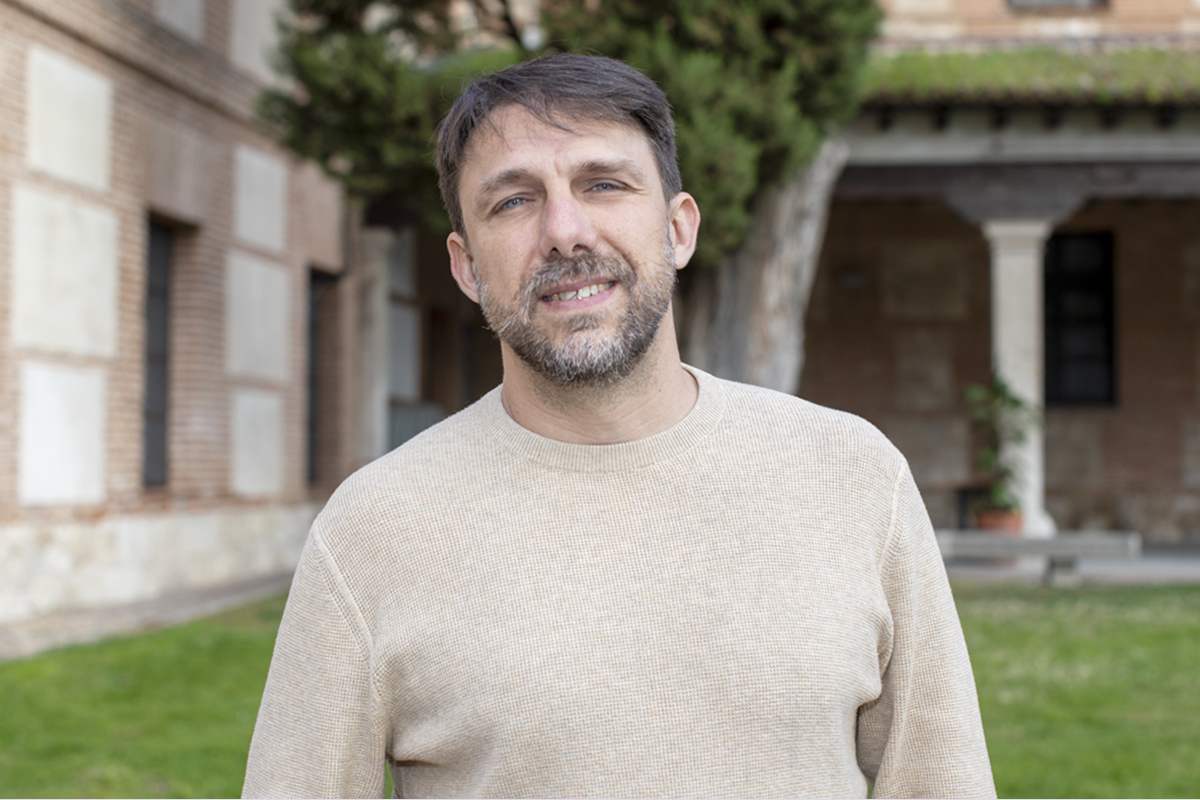 El profesor Héctor del Castillo toma el relevo de Juan Ramón Velasco como vicerrector de Innovación Docente y Transformación Digital
