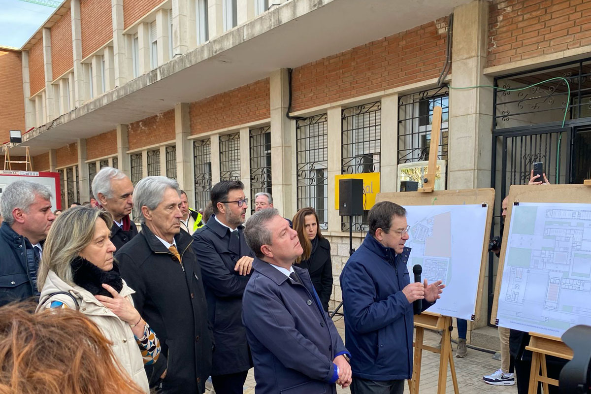 El presidente de Castilla-La Mancha y el rector de la Universidad de Alcalá visitan las obras del campus de Guadalajara