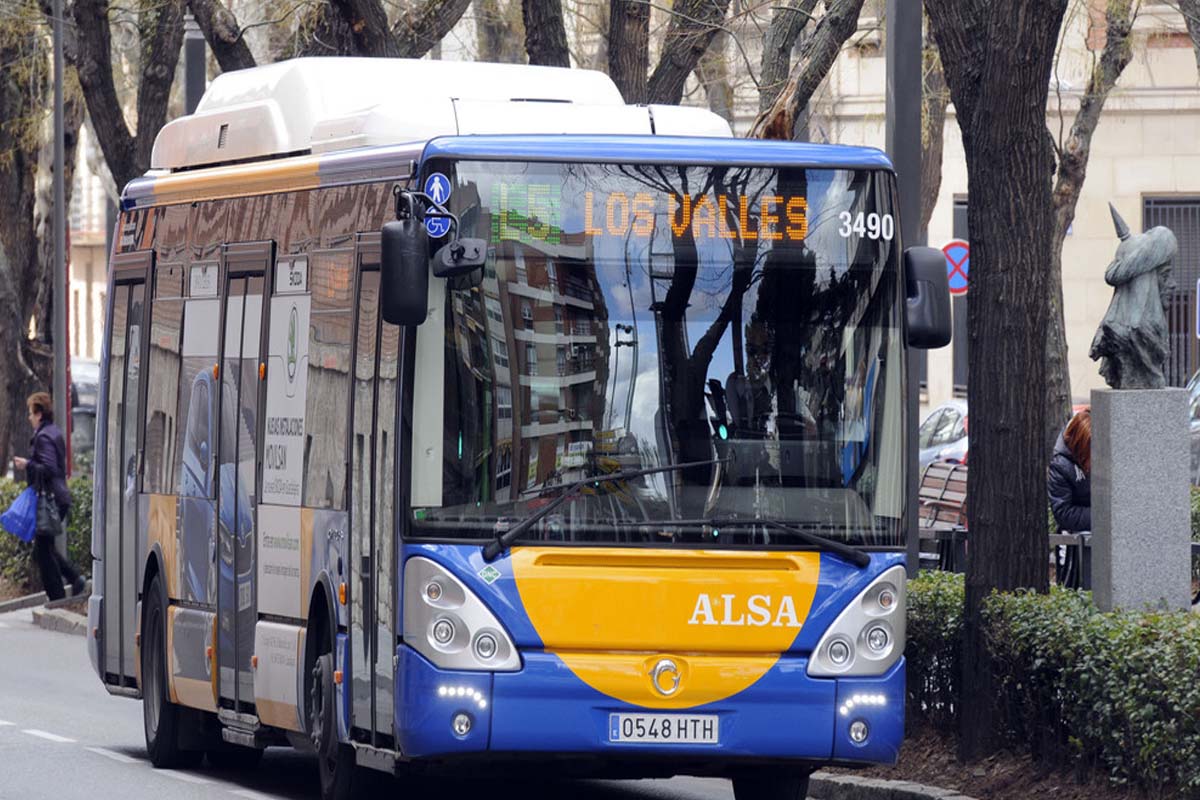 Los estudiantes de la UAH no empadronados en Guadalajara ya pueden solicitar su tarjeta de transporte urbano