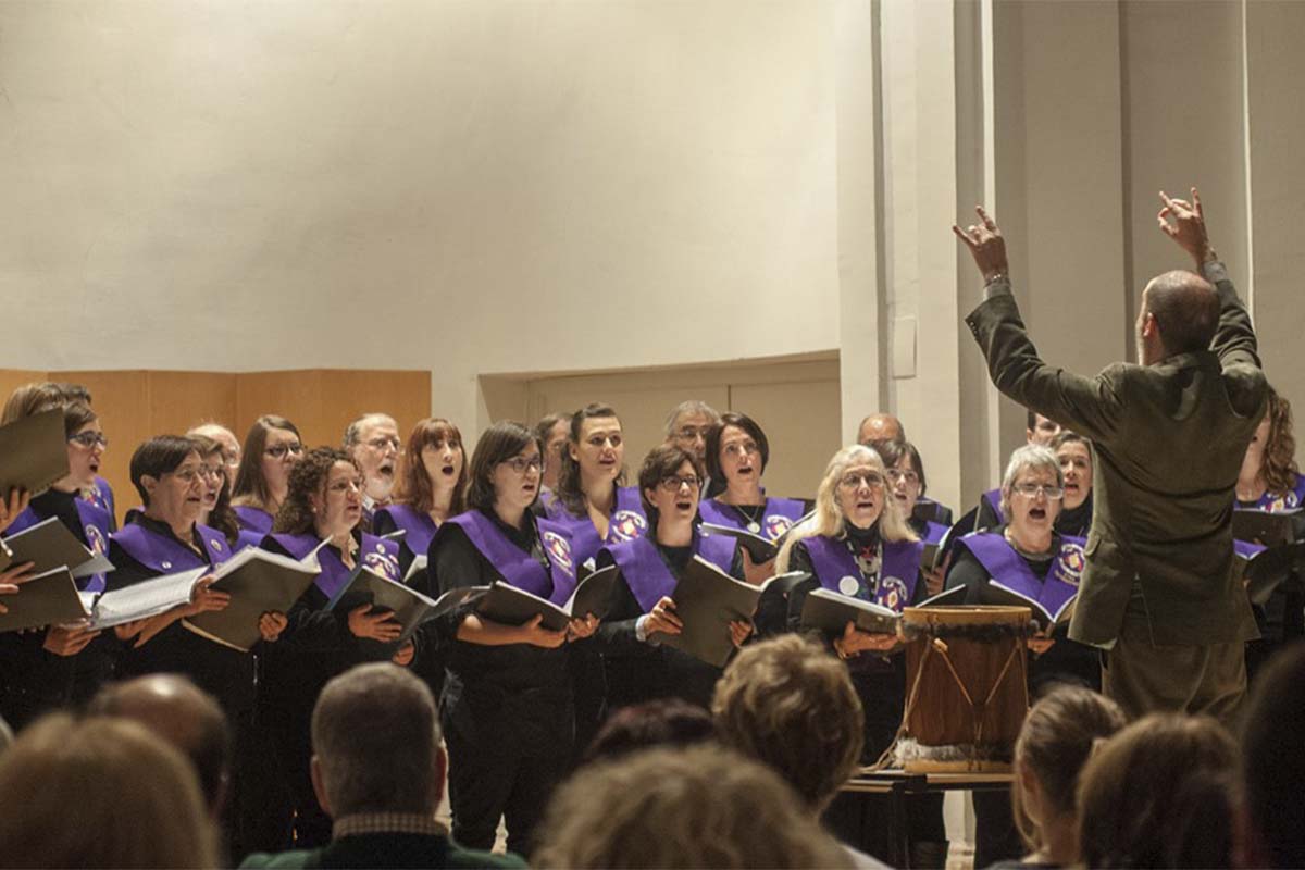 La Asociación Musical-Cultural Coro de la Universidad de Alcalá junto al Coro Mixto Leliumai de Kaunas ofrecerán el concierto de primavera