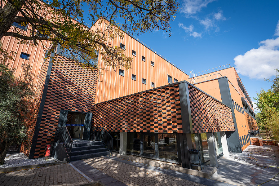 Más moderna, más eficiente, más segura: así es la 'nueva' Facultad de Farmacia de la Universidad de Alcalá