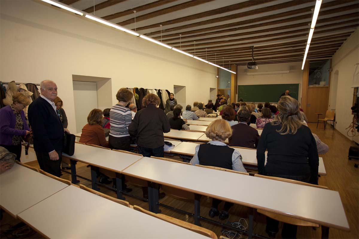 Abierto el plazo de preinscripción del Programa Interuniversitario de la Universidad de Mayores 