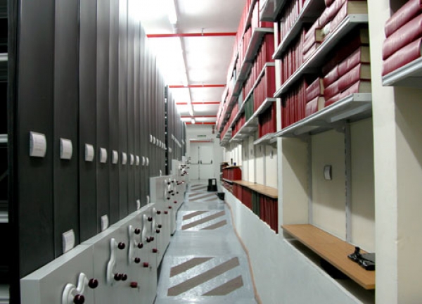 Archivo de la UAH, mucho más que un depósito de documentos