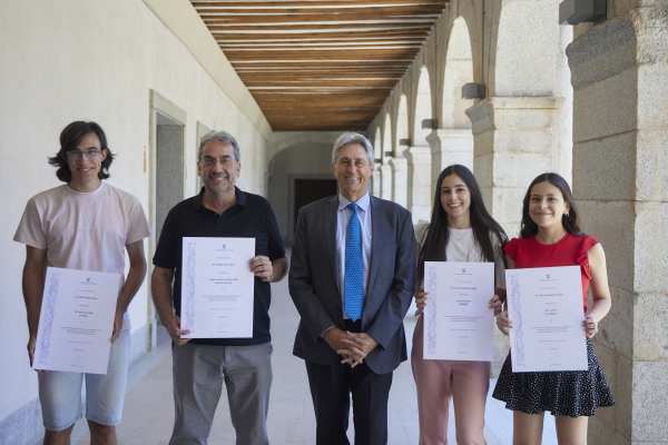 Reconocimiento a los estudiantes con mejores notas en la EvAU en la Universidad de Alcalá