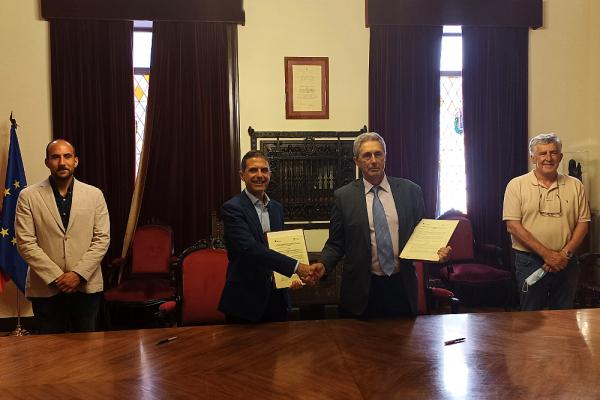 La UAH y el Ayuntamiento de Alcalá firman un convenio para dar mayor promoción al Jardín Botánico