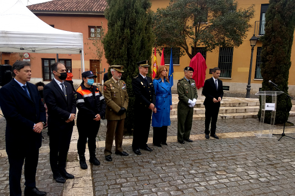 La UAH participa en el homenaje a las personas fallecidas por COVID en Alcalá de Henares