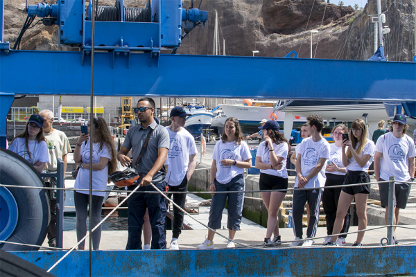 La iniciativa NeumaticOut pone rumbo a Ceuta para recoger residuos en la zona marítima