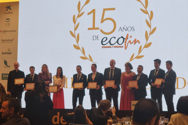 La Escuela de Emprendimiento ha recibido el Premio del Jurado de ECOFIN