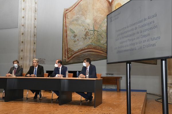 La UAH y el Ayuntamiento de Guadalajara firman la cesión e incorporación de parte del parque del Coquín al nuevo campus universitario
