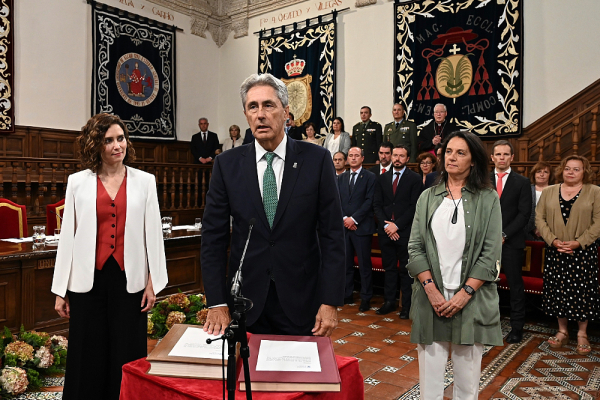 La UAH ha celebrado el acto de investidura del rector y la toma de posesión del equipo de dirección