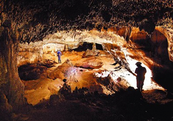 The humans at the Sima de los Huesos were ancestors of the Neanderthals