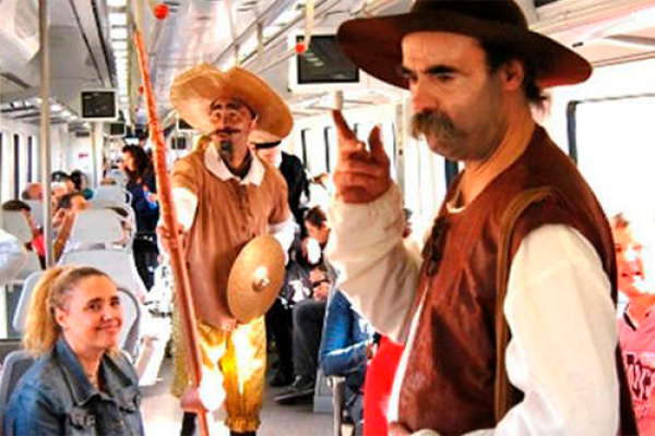 El Tren de Cervantes vuelve a recorrer Alcalá con la colaboración de la UAH