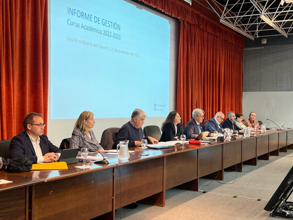 El Claustro de la Universidad de Alcalá ha celebrado hoy una sesión ordinaria
