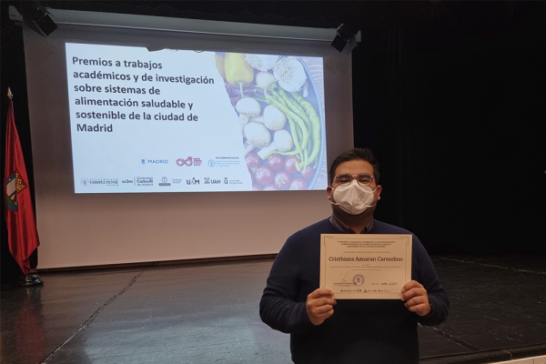 Un AlumniUAH, premiado por su TFG sobre la sostenibilidad en la contratación de los comedores de los colegios madrileños