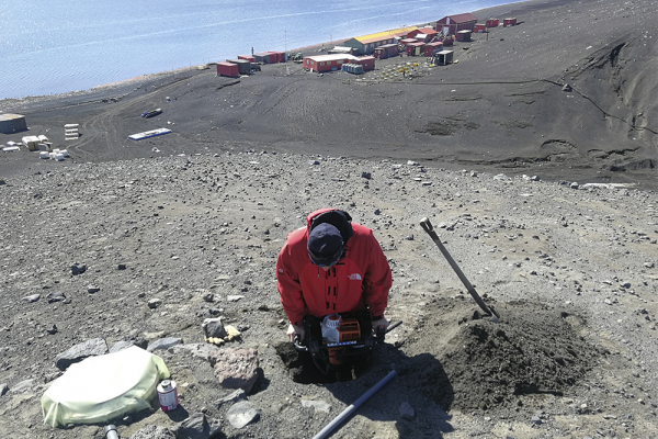 Varios grupos de investigación de la UAH trabajan en la Antártida