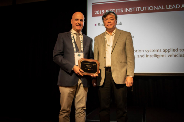 El grupo Robesafe, premio de liderazgo institucional 2019 de la Sociedad IEEE de Sistemas Inteligentes de Transportes