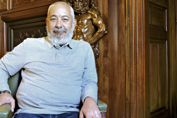 El escritor cubano Leonardo Padura visita la Universidad de Alcalá