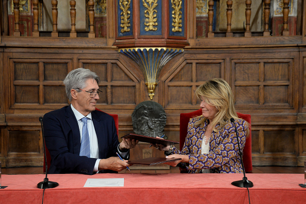 La Universidad de Alcalá y AEDHE firman un protocolo para impulsar actuaciones conjuntas en materia de investigación