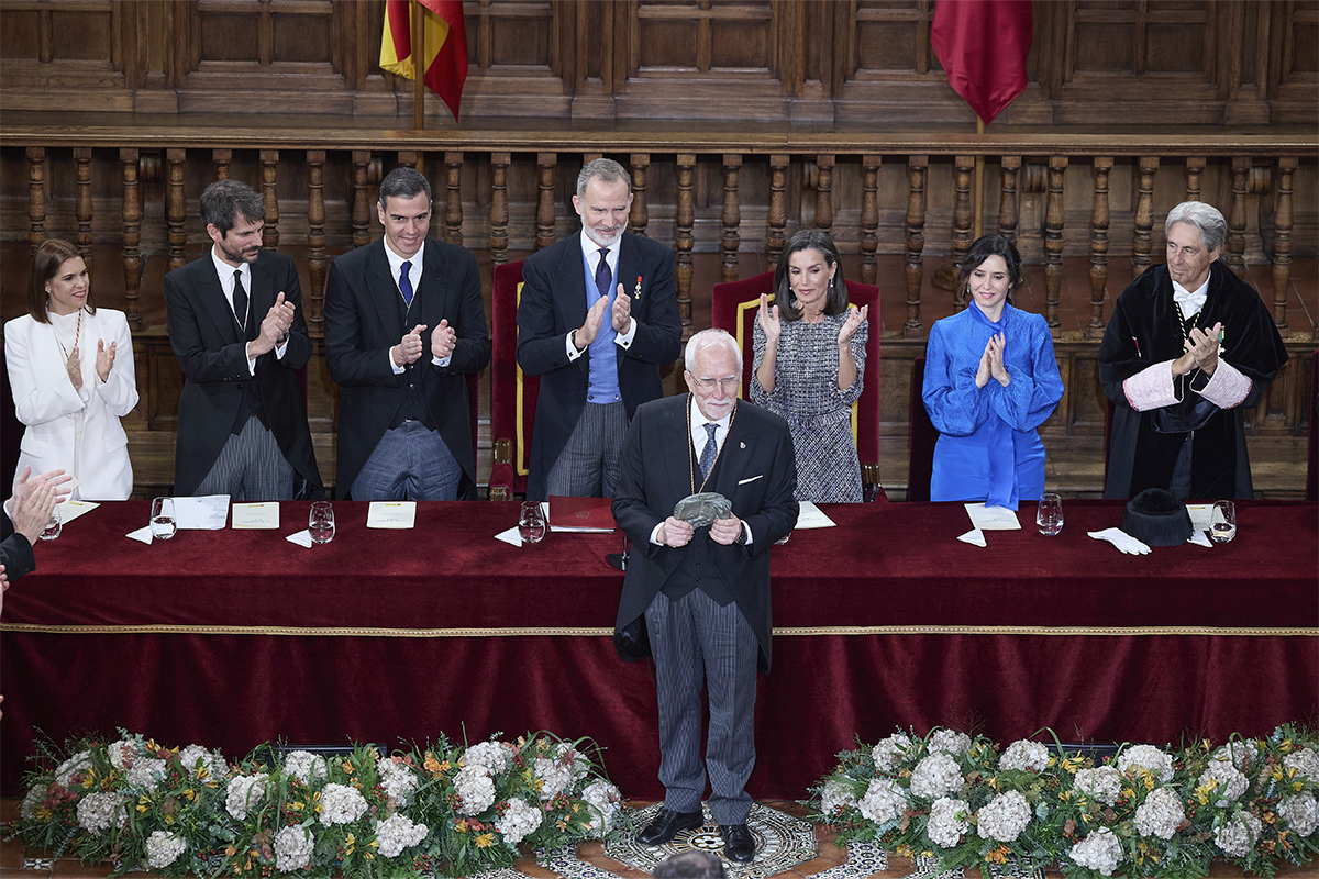 El escritor Luis Mateo Díez recibe hoy el Premio Cervantes en la Universidad de Alcalá