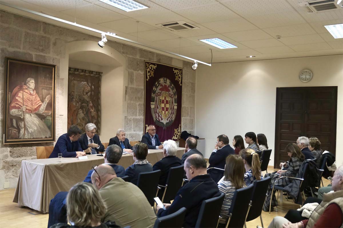 El rector de la UAH y el presidente de la Fundación Virgen de la Fuensanta entregan tres becas a estudiantes con discapacidad