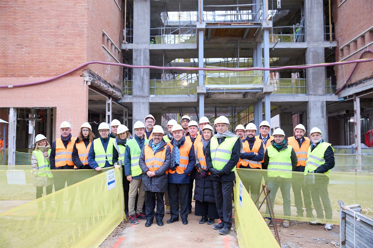 El rector de la Universidad de Alcalá, el presidente de Castilla-La Mancha y la alcaldesa de Guadalajara han visitado las obras de Las Cristinas