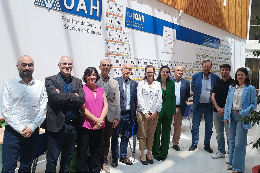 El Instituto de Investigación Química 'Andrés M. del Río' presenta su actividad investigadora en su primer simposio científico