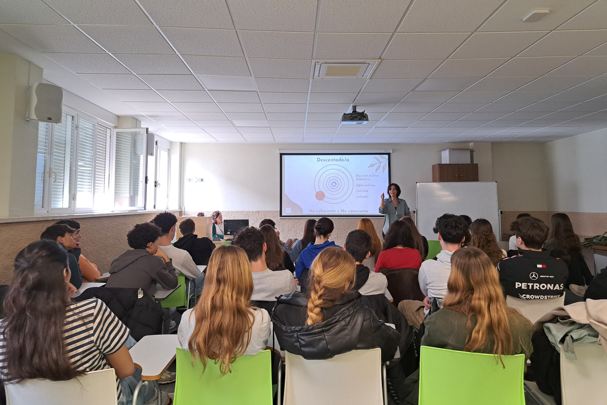 La Universidad de Alcalá lleva la ciencia a las aulas con actividades por el Día Internacional de las Mujeres y las Niñas en la Ciencia